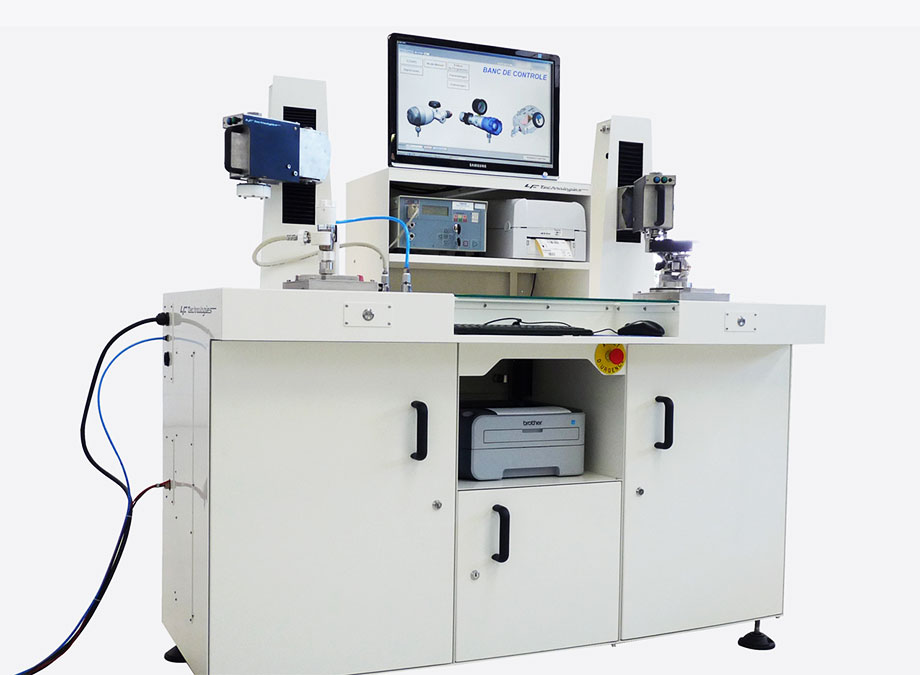 Control bench for medical pressure regulators and flowmeters