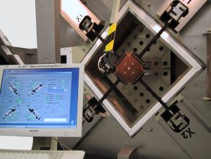 Triaxial dynamometer test area for various textiles