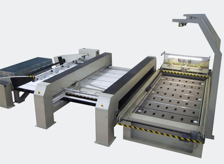 Honeycomb expansion machine