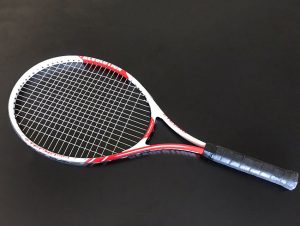 Tennis racket tested by the LF Technologies shock bench